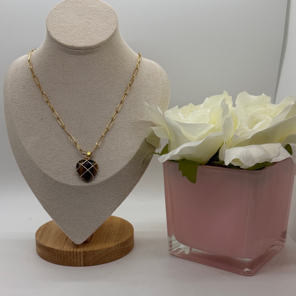 Elegant Tiger Eye Pendant Necklace